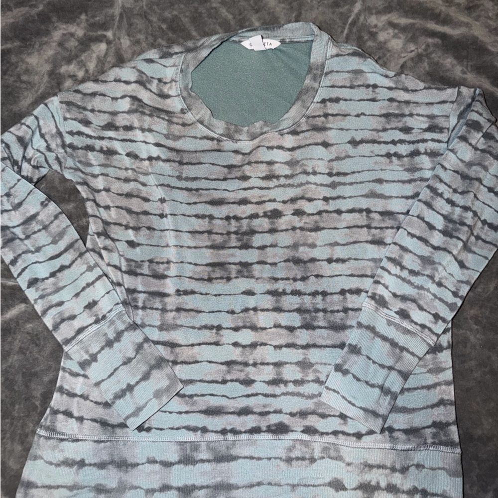 Women’s Athleta Yoga Long Sleeve Striped Shirt, Size Small